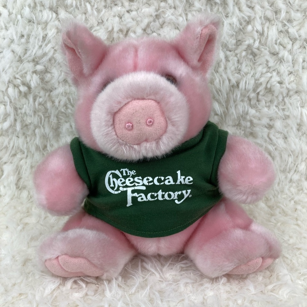 Herrington Teddy Bears 2006 Pinky Pig Plush wearing Cheesecake Factory T-shirt